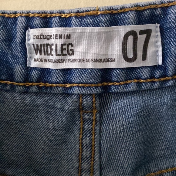 Refuge Denim Wise Leg Distressed Jeans Size 7 - Picture 6 of 8
